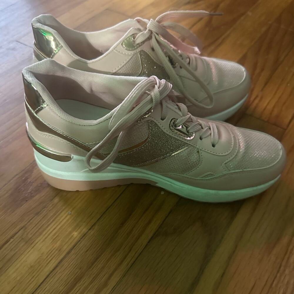 Ninety Union Relax Wedge Fashion Sneakers Blush Glitter Size 9